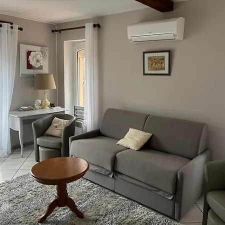 Chez Anne Marie Et Daniel Apartment